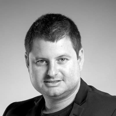 Sharel Omer headshot